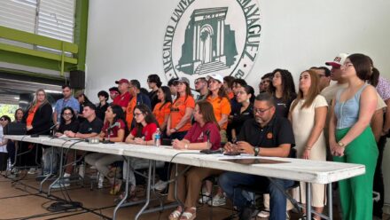 conferencia de prensa en la upr